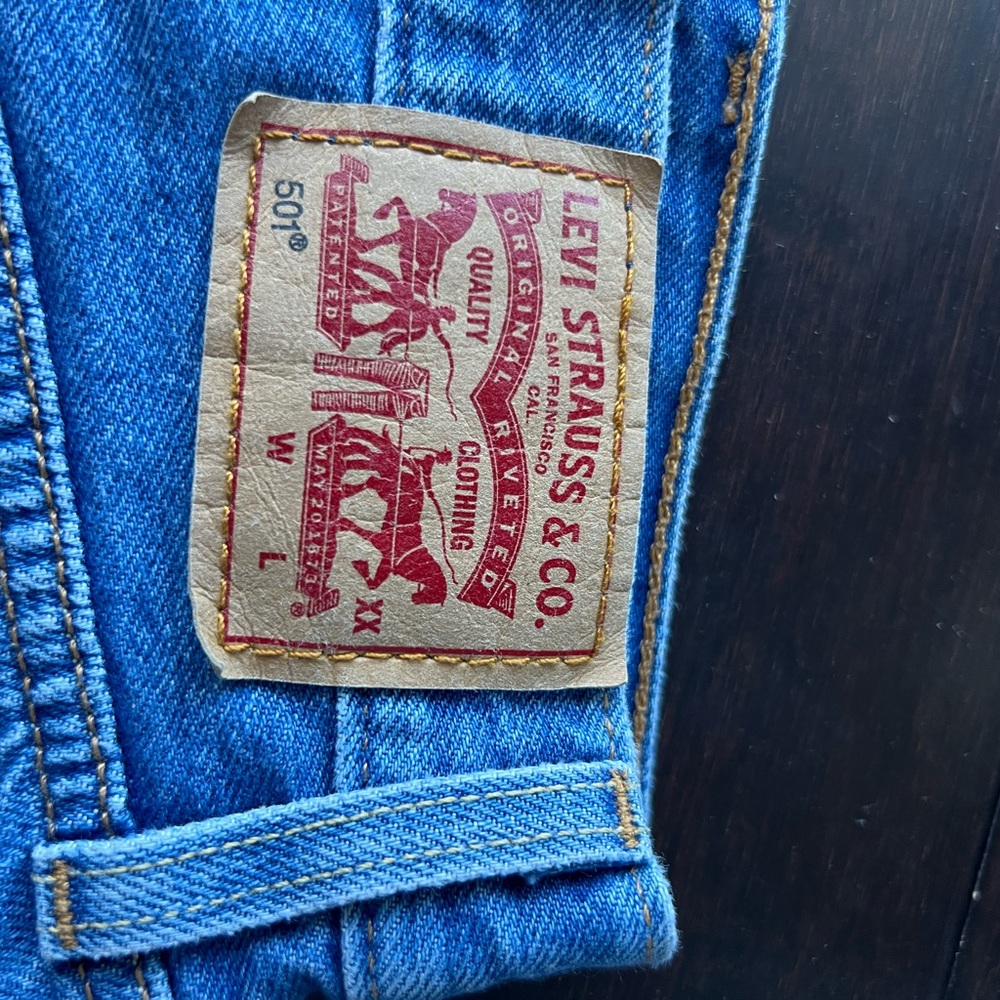 Levi's - Picture 4 of 5